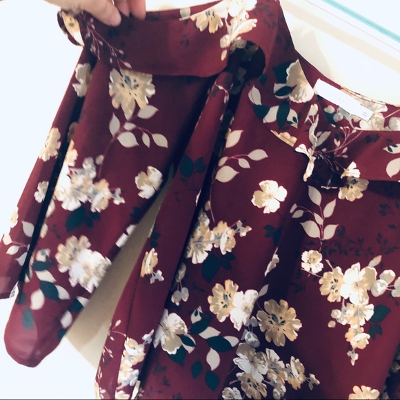 LUSH Floral Cold Shoulder Top - Picture 6 of 7